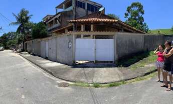 Imagem: Casa linear de esquina em Santa margarida