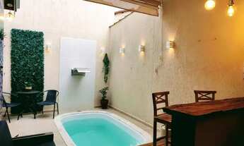 Imagem: Casa em condomínio com piscina