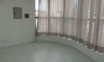 Imagem 7: Prédio comercial em frente à Doçura