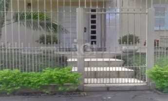 Imagem 5: Vende ampla casa no Bairro Jardim Planalto com 278m² de área privativa, possui 03 dormitór