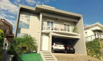 Imagem: Casa em Condomínio Fechado com Amplo Pátio