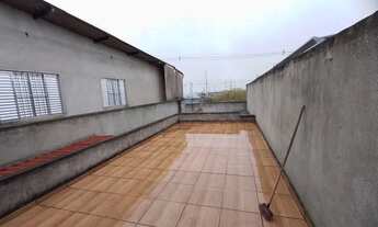 Imagem 4: ótimo para renda. 2 casas no mesmo terreno e salão comercial 10 minutos da estação de trem