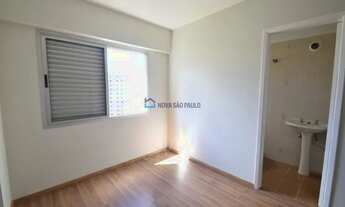Imagem 4: Apartamento reformado de 1 dorm. com sacada e 1 vaga em excelente localização