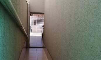 Imagem 7: Casa Setor Novo Horizonte Goiânia Área de 247m2 Duas vagas de garagem