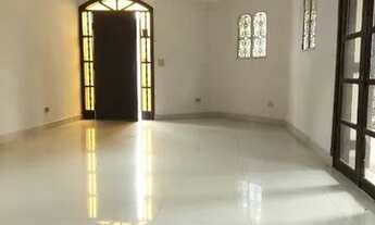 Imagem 2: Sobrado para locação e venda possui 217 metros quadrados com 4 quartos