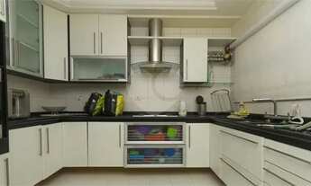 Imagem 4: Casa com piscina