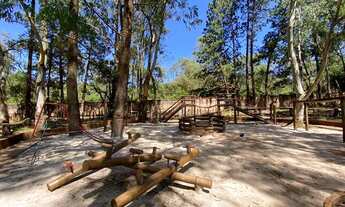 Imagem 6: Casa de condomínio para venda possui 211 metros quadrados com 5 quartos