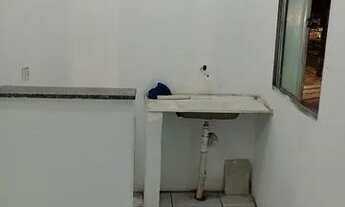 Imagem 4: Alugo kit Net com um quarto grande no ibura