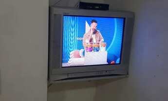 Imagem 2: Kit net ao lado do metrô Penha