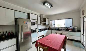 Imagem 6: Casa para Venda em Presidente Prudente, Jardim Bongiovani, 4 dormitórios, 1 suíte, 3 banhe