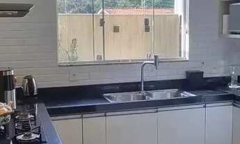 Imagem 4: Vendo essa casa bem localizada no bairro Parque Dez! Aceito Negócio