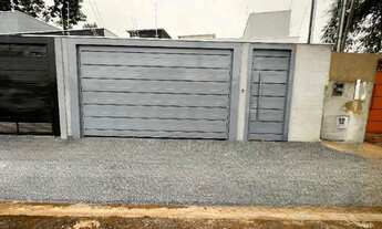 Imagem 2: Elegante casa com piscina no Jardim Itatiaia