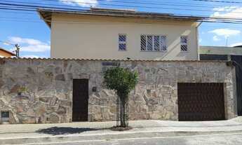 Imagem: Casa 05 quartos. 05 vagas e 437 m2 construídos