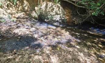 Imagem 3: Chácara de 2.000mt com corrego em crominia só 2km do asfalto ,10km da cidade ,Ótima lazer