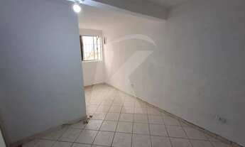 Imagem: Casa com 1 quarto, sala, cozinha, banheiro