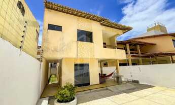 Imagem 2: Oportunidade Única! Imóvel Amplo e Versátil: Residencial e Comercial em Posição Leste!