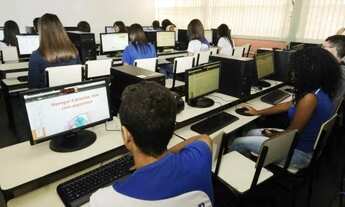 Imagem: Vende se Escola, troca se por carro