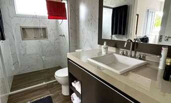 Imagem 6: Casa com área gourmet, salão de festas com isolamento acústico e linda vista permanente pa