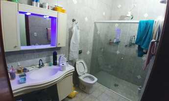 Imagem 2: Casa térrea ensolarada, de esquina, 400 m2, com piscina prive, Santos SP