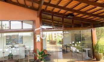 Imagem 3: Chácara em Bela Vista - Sede de Luxo - Rio Piracanjuba no Fundo