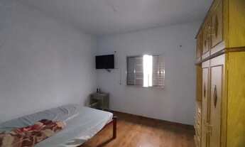 Imagem 7: ótimo para renda. 2 casas no mesmo terreno e salão comercial 10 minutos da estação de trem