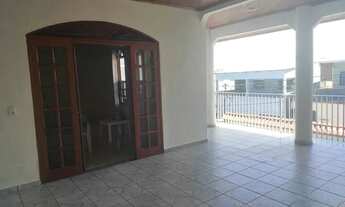 Imagem 5: Petrópolis. Alugo Casa com 250m2 5 quartos sendo 2 suites, sala para 2 ambientes e 2 vagas