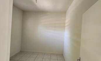 Imagem 2: Apartamento com 3 quartos, 1 banheiro, no Bairro de Água Fria