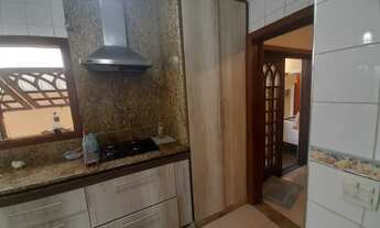 Imagem 5: Casa de condomínio para aluguel possui 350 metros quadrados com 4 quartos