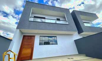 Imagem 2: Sobrado geminado no bairro Aventureiro em Joinville, com 3 quartos, sendo 1 suíte com saca