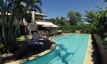 Imagem 2: Casa para aluguel e venda tem 800 metros quadrados com 6 quartos.