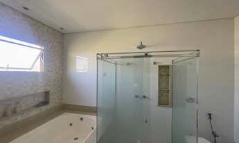 Imagem 4: Casa de condomínio sobrado para venda possui 390 metros quadrados com 5 quartos