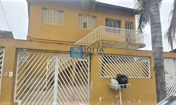 Imagem: Sobrado de 240m² com 3 Casas Independentes