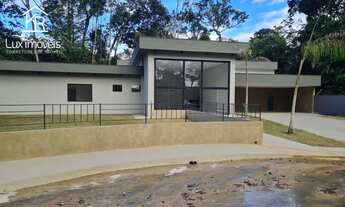 Imagem 2: Praia dos Passarinhos/ Térrea 306m² 03 Suítes / Quintal / Moderna