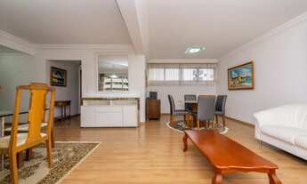 Imagem 2: Apartamento para venda possui 134 metros quadrados com 3 quartos em Água Verde - Curitiba