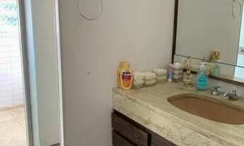 Imagem 6: Apartamento para aluguel e venda possui 280 metros quadrados com 4 quartos