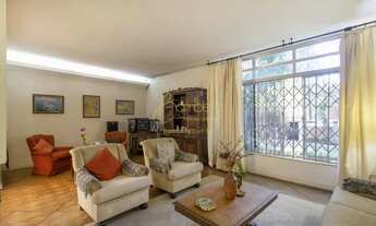 Imagem 6: Casa com 300 m² de terreno e 280 m² de área útil, 3 dormitórios sendo 1 suíte, 3 salas e 2