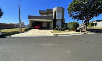 Imagem 2: Casa de condomínio sobrado para venda possui 390 metros quadrados com 5 quartos