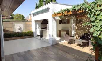 Imagem: Casa de 301m² com 3 quartos sendo 3 suites