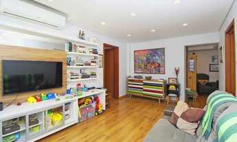 Imagem 2: Apartamento para venda possui 100 metros quadrados com 3 quartos em Petrópolis - Porto Ale