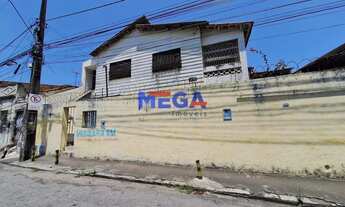 Imagem: Casa com 4 quartos no bairro Farias Brito