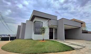 Imagem: Casa em Condomínio / Residencial / Condomínio