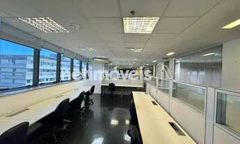 Imagem 2: Andar Corrido com Vista Panorâmica e 4 Vagas Livres