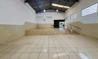 Imagem: Galpão comercial de 228m² com 03 banheiros