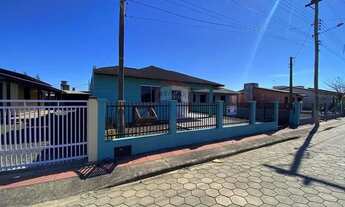 Imagem 2: Casa com 4 Quartos e Edícula a 400m do Mar em Balneário Gaivota-SC