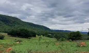 Imagem 3: Fazenda com rio e cachoeira