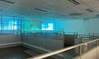 Imagem 3: Imóvel para aluguel e venda possui 1177 metros quadrados com 4 quartos