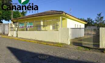 Imagem 2: Com 4 dormitórios em terreno com 1.250 m² à venda no Centro - Cananéia / SP