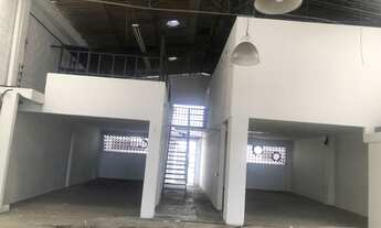 Imagem 4: Galpão Comercial e industrial, com boa localização travessa de André Rocha com Bandeirante