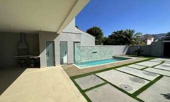 Imagem 3: Casa para venda tem 270 metros quadrados com 5 quartos