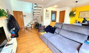 Imagem 2: Duplex com dois dormitórios e duas vagas em rua cobiçada em Pinheiros